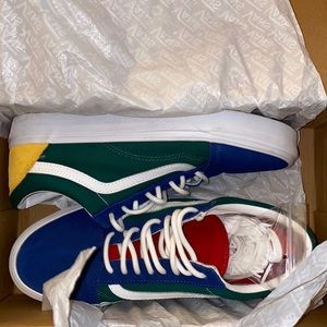 Size 8.5 men Vans Yacht Club
